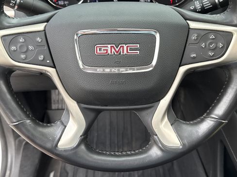 Used 2021 GMC Acadia Denali w/ Denali Technology Package image 15