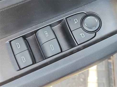 Used 2024 Chevrolet Colorado LT w/ LT Convenience Package image 23