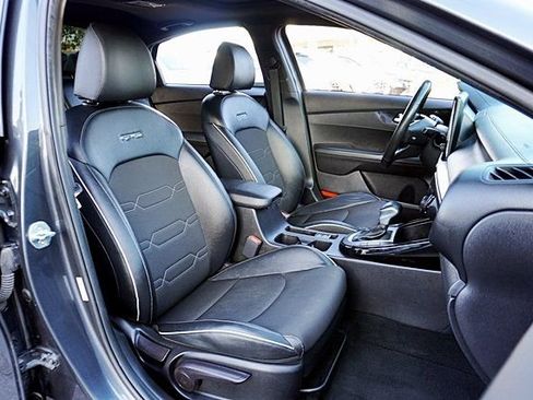 Used 2022 Kia Forte GT-Line w/ GT-Line Premium Package image 12