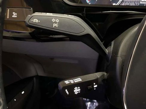 Used 2024 Audi Q8 e-tron Prestige w/ Prestige Package image 31