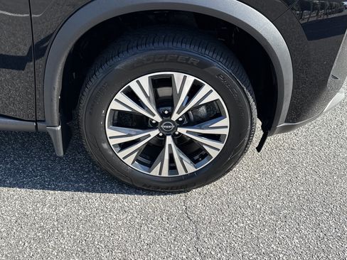 Used 2023 Nissan Rogue SV AWD/4WD image 13