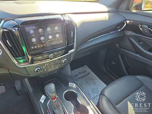 Used 2023 Chevrolet Traverse RS image 19