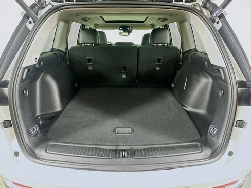 Used 2023 Jeep Grand Cherokee Limited RWD image 29
