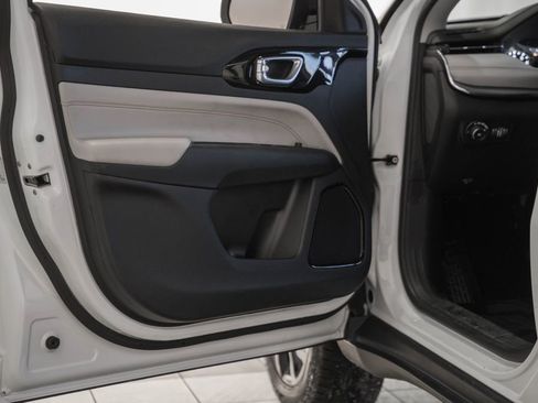 Used 2022 Jeep Compass Limited image 44