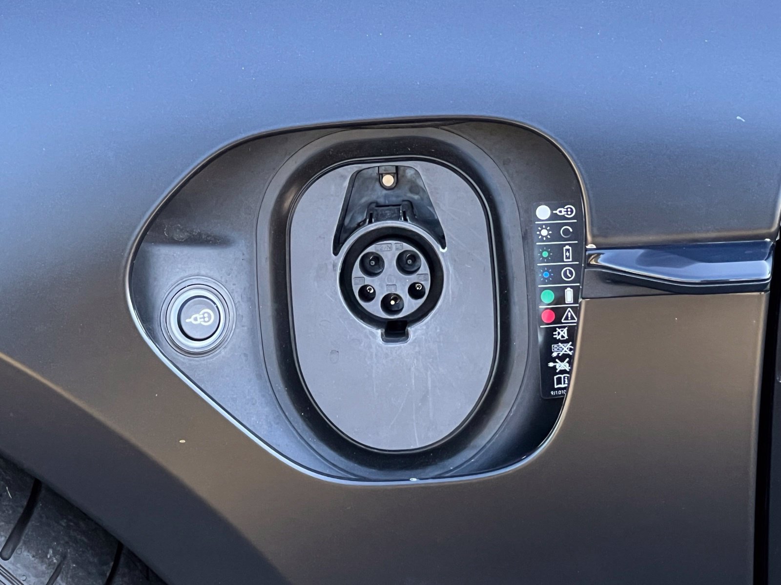 Used 2022 Porsche Taycan 4S AWD/4WD image 34