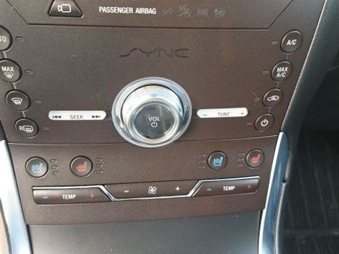Used 2020 Ford Edge Titanium w/ Equipment Group 301A AWD/4WD image 16