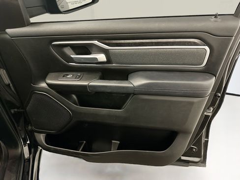 Used 2022 RAM 1500 Big Horn AWD/4WD image 32