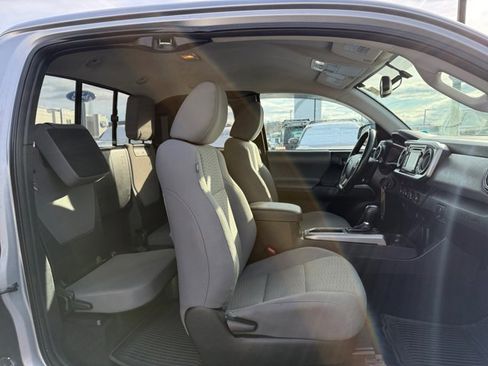 Used 2016 Toyota Tacoma SR5 image 15