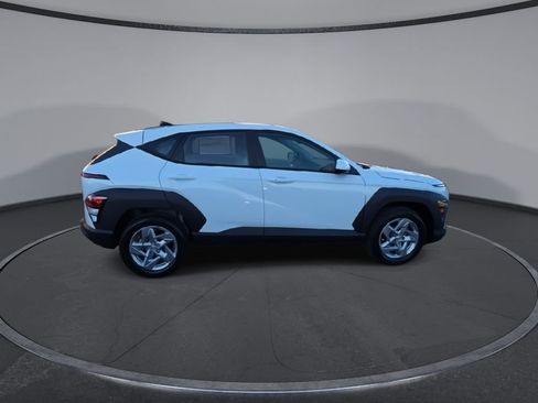 New 2026 Hyundai Kona SE image 9