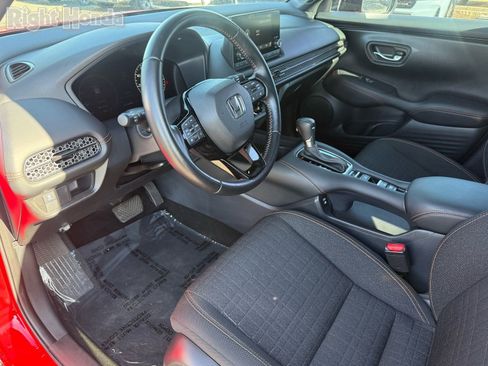 Certified 2025 Honda HR-V Sport image 13