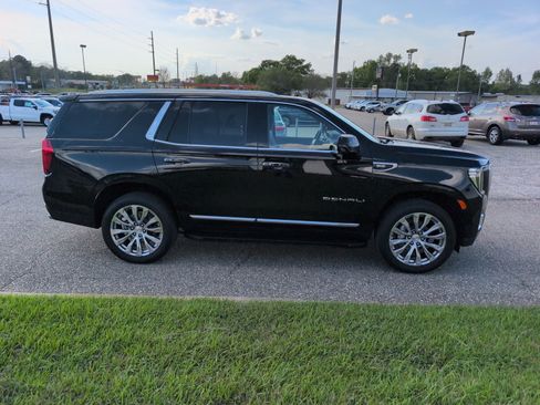 Used 2024 GMC Yukon Denali w/ Advanced Technology Package AWD/4WD image 7