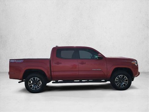 Used 2021 Toyota Tacoma TRD Sport w/ Technology Package AWD/4WD image 4