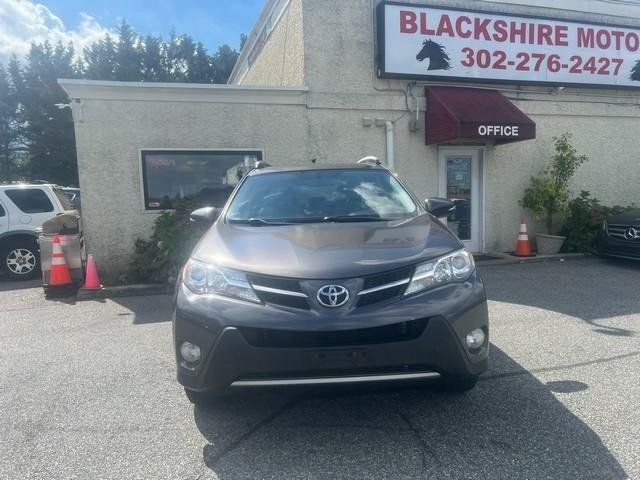 Used 2013 Toyota RAV4 XLE AWD/4WD image 2