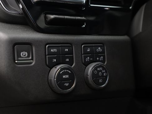 Used 2024 Chevrolet Silverado 3500 High Country w/ High Country Premium Package AWD/4WD image 28