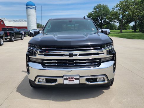 Used 2020 Chevrolet Silverado 1500 LTZ AWD/4WD image 2