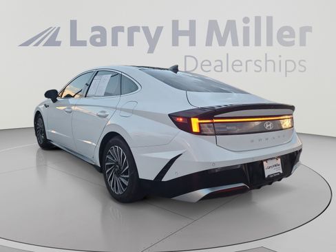 Used 2024 Hyundai Sonata Limited FWD image 3