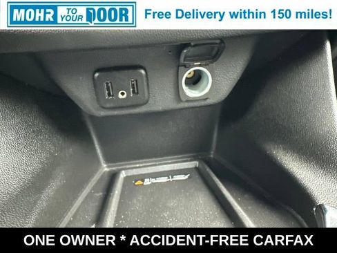 Used 2023 Chevrolet Traverse LT FWD image 38