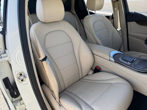 Used 2022 Mercedes-Benz GLC 300 4MATIC image 20