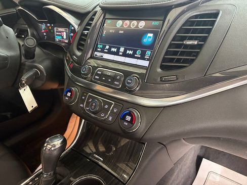 Used 2016 Chevrolet Impala LT w/ Convenience Package FWD image 41