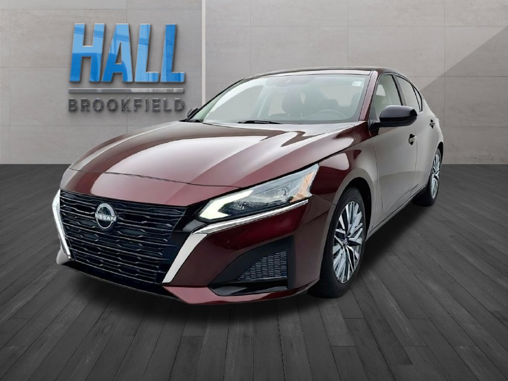 Used 2025 Nissan Altima 2.5 SV FWD image 1