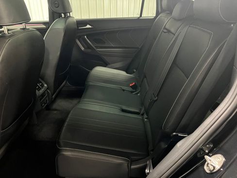 Used 2023 Volkswagen Tiguan SE R-Line image 6