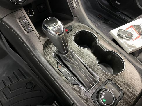 Certified 2017 GMC Acadia SLT image 37