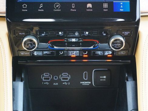 Used 2025 Jeep Grand Cherokee L Summit AWD/4WD image 12