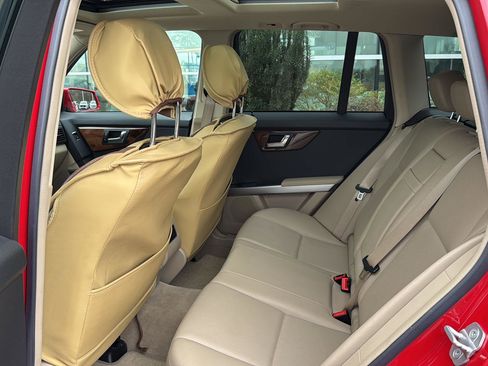 Used 2011 Mercedes-Benz GLK 350 4MATIC image 9