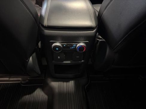 Used 2021 Ford Explorer XLT AWD/4WD image 30