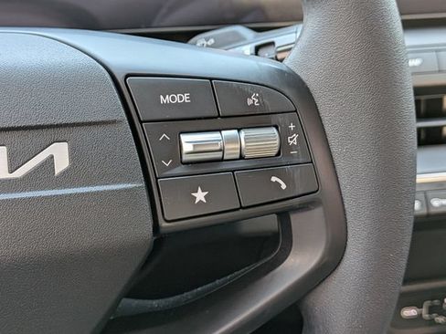 Certified 2025 Kia K4 FWD image 25