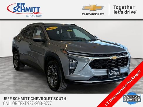 Certified 2025 Chevrolet Trax LT w/ LT Convenience Package image 1