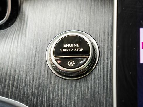 Used 2025 Mercedes-Benz CLE 300 4MATIC Coupe w/ AMG Line image 31
