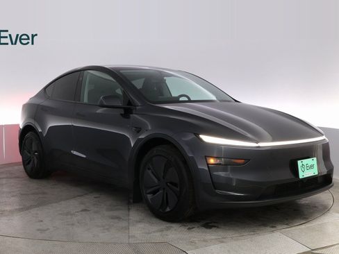 Used 2026 Tesla Model Y Long Range image 4