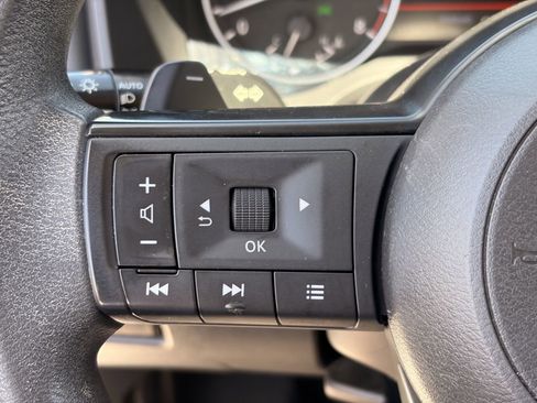 Used 2021 Nissan Rogue S FWD image 25