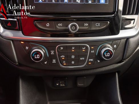 Used 2022 Chevrolet Traverse Premier image 22