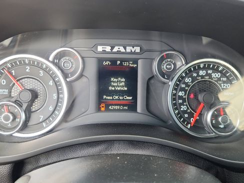 Used 2024 RAM 2500 Big Horn AWD/4WD image 15