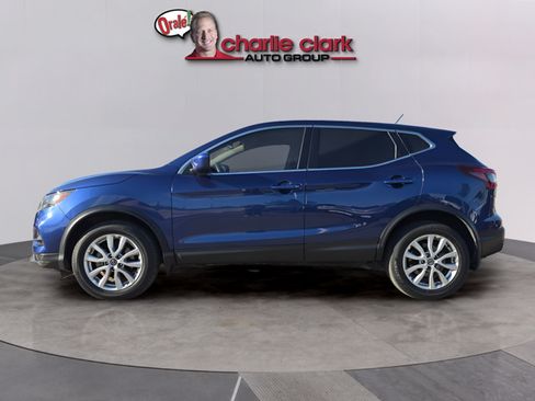 Certified 2022 Nissan Rogue Sport S AWD/4WD image 2