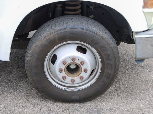 Used 2010 Ford F350 XL RWD image 5