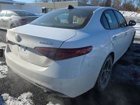 Used 2022 Alfa Romeo Giulia Ti image 2