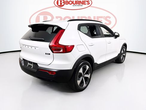Used 2023 Volvo XC40 B5 Plus w/ Driver Assist Package AWD/4WD image 11