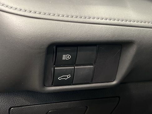 Used 2022 Toyota Highlander XLE image 27