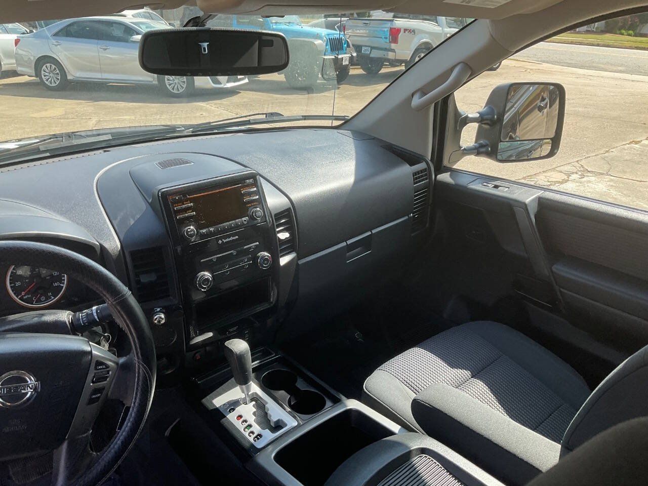 Used 2013 Nissan Titan SV w/ SV Premium Utility Pkg RWD image 15