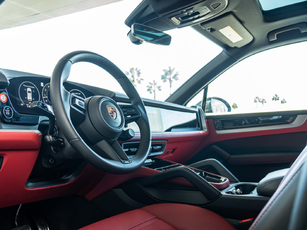 Certified 2026 Porsche Cayenne S AWD/4WD image 4