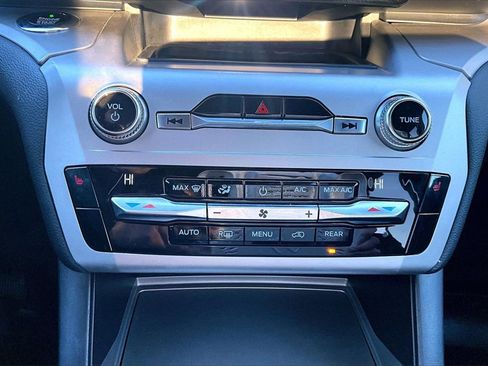 Used 2021 Ford Explorer XLT w/ Class III Trailer Tow Package image 17