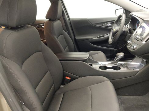 Used 2022 Chevrolet Malibu LT image 21