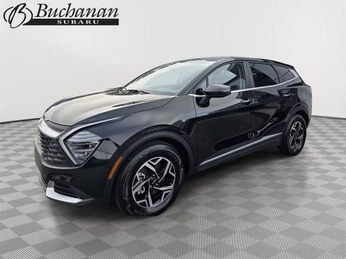 Used 2024 Kia Sportage LX image 1