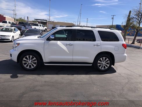 Used 2017 Toyota Sequoia Limited w/ Safety & Convenience Package RWD image 5