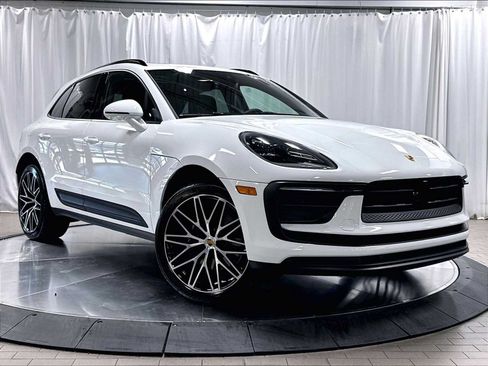 Used 2026 Porsche Macan AWD/4WD image 11