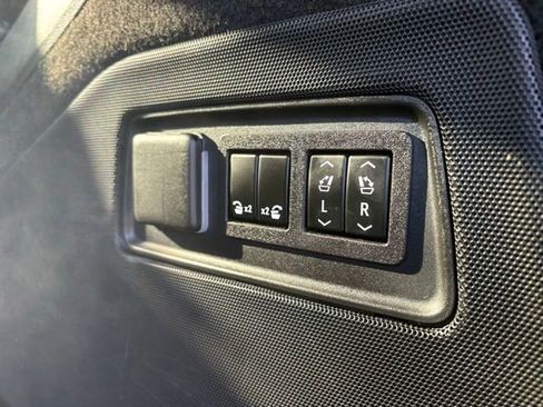 Used 2023 Cadillac Escalade Premium Luxury w/ Performance Package image 42