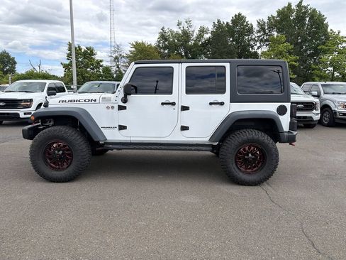 Used 2015 Jeep Wrangler Unlimited Rubicon AWD/4WD image 2